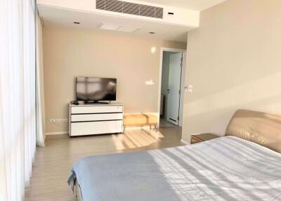 2 bed Duplex in The Room Sukhumvit 21 Khlong Toei Nuea Sub District D09147