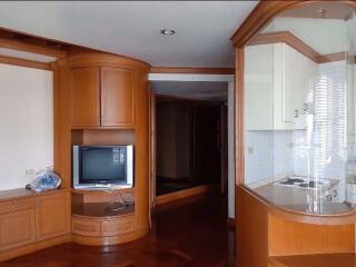 2 bed Condo in Lake Avenue Khlongtan Sub District C09259