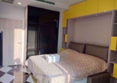 2 bed Condo in Noble Ploenchit Lumphini Sub District C09242