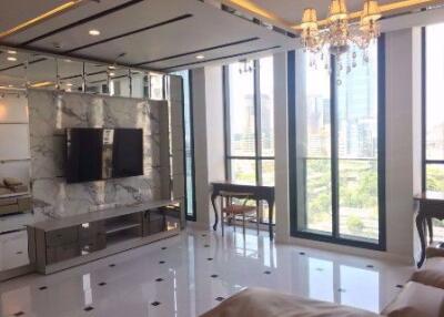 2 bed Condo in Noble Ploenchit Lumphini Sub District C09242