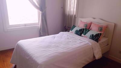 2 bed Condo in Baan Siri 24 Khlongtoei District C09221