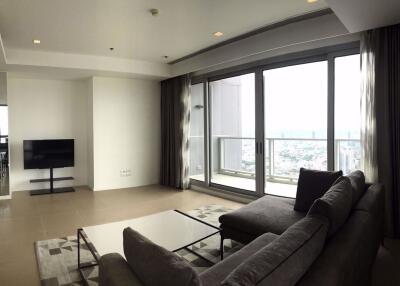 2 bed Condo in The River Khlong Ton Sai Sub District C09213