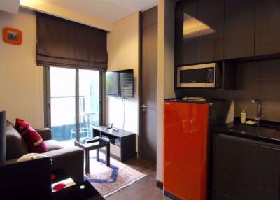 1 bed Condo in The Lumpini 24 Khlongtan Sub District C09207