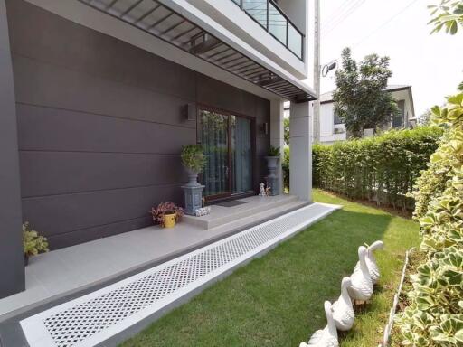 4 bed House in Centro Bangna - Km.7 Bang Kaeo Sub District H05349