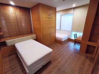 3 bed Condo in Ascott Sky Villas Sathorn Yan Nawa Sub District C09183
