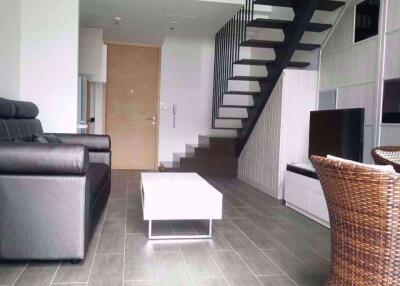 1 bed Duplex in The Lofts Ekkamai Watthana District D09142