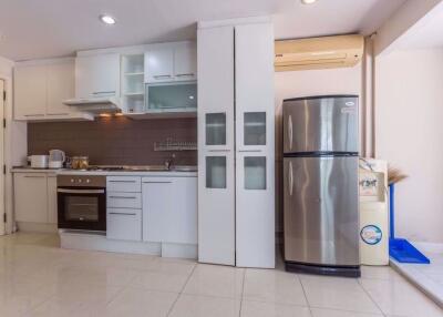 2 bed Condo in Grand Park View Khlong Toei Nuea Sub District C09178