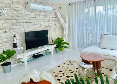 3 bed Penthouse in Serene Place Sukhumvit 24 Khlongtan Sub District P04326