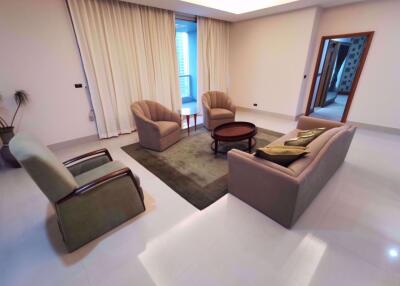 3 bed Condo in Ascott Sky Villas Sathorn Yan Nawa Sub District C09162