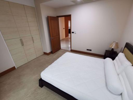 3 bed Condo in Ascott Sky Villas Sathorn Yan Nawa Sub District C09162