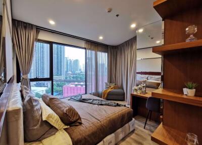 2 bed Condo in Ideo Mobi Asoke Bangkapi Sub District C09148