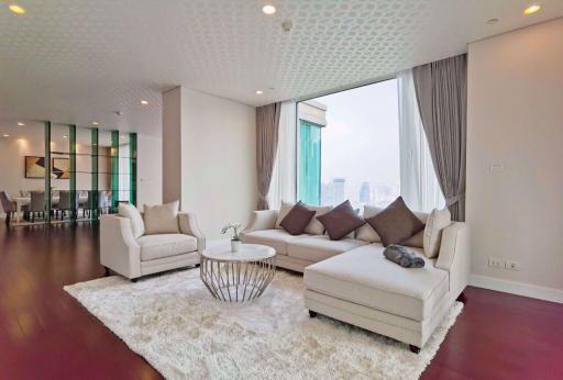 4 bed Condo in The Park Chidlom Lumphini Sub District C09144