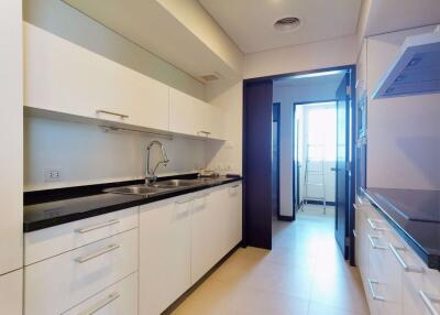 4 bed Condo in The Park Chidlom Lumphini Sub District C09144