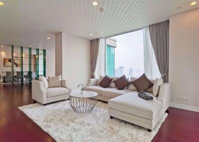 4 bed Condo in The Park Chidlom Lumphini Sub District C09144