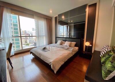 2 bed Condo in The Address Chidlom Lumphini Sub District C09143