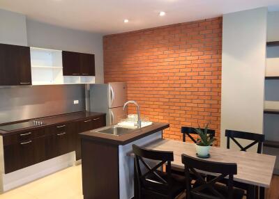 2 bed Condo in Chapter 31 Khlong Tan Nuea Sub District C09133