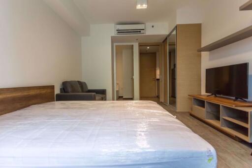 Studio bed Condo in The Lofts Ekkamai Watthana District C09127