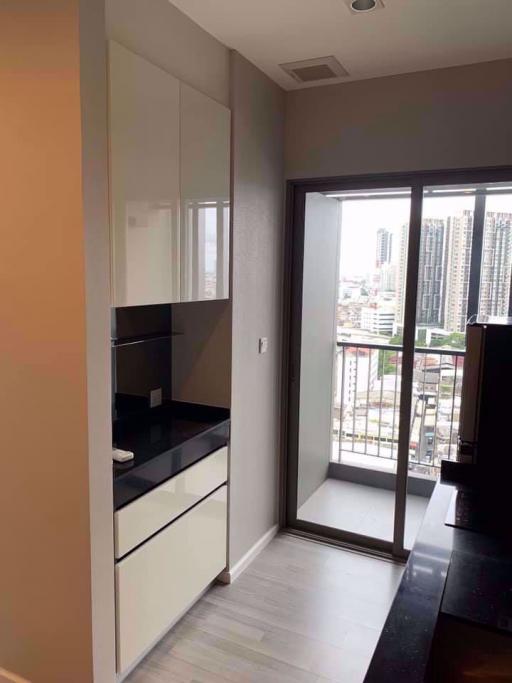 1 bed Condo in The Room Sathorn-St.Louis Thung Wat Don Sub District C09120