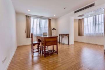 3 bed Condo in Prime Mansion One Khlong Toei Nuea Sub District C09099