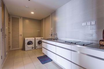 3 bed Condo in The Met Thungmahamek Sub District C09061