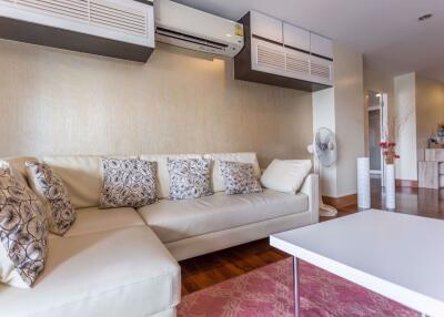 3 bed Condo in The Niche Sukhumvit 49 Khlong Tan Nuea Sub District C09043