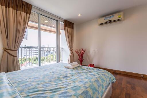 3 bed Condo in The Niche Sukhumvit 49 Khlong Tan Nuea Sub District C09043