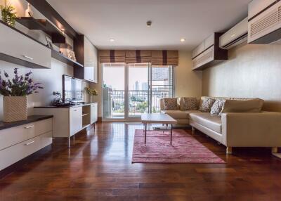 3 bed Condo in The Niche Sukhumvit 49 Khlong Tan Nuea Sub District C09043