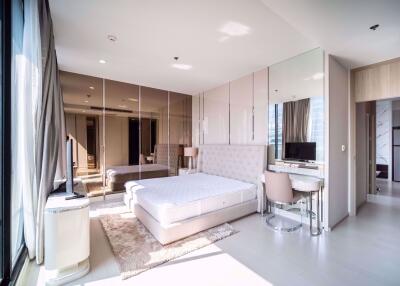 2 bed Condo in Noble Ploenchit Lumphini Sub District C09036