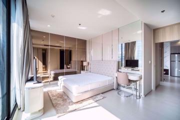 2 bed Condo in Noble Ploenchit Lumphini Sub District C09036