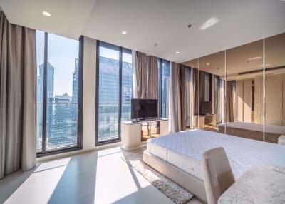 2 bed Condo in Noble Ploenchit Lumphini Sub District C09036