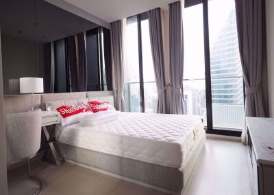 2 bed Condo in Noble Ploenchit Lumphini Sub District C09036