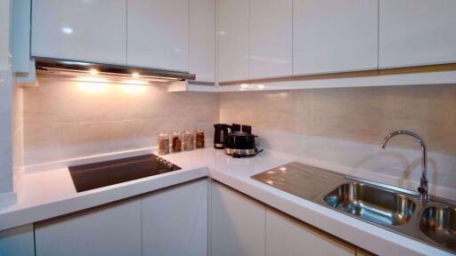 2 bed Condo in Raya Serviced Apartment Khlong Toei Nuea Sub District C09009