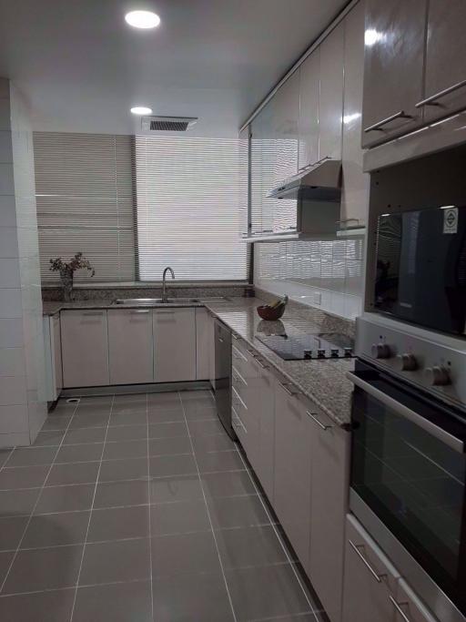 3 bed Condo in Ruamsuk Khlongtan Sub District C08989