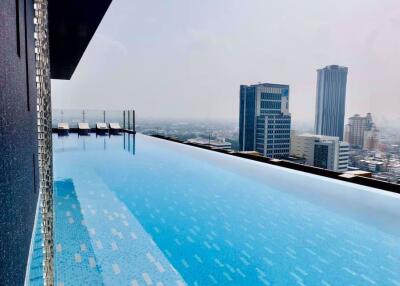 2 bed Condo in Life Sukhumvit 62 Bangchak Sub District C08973