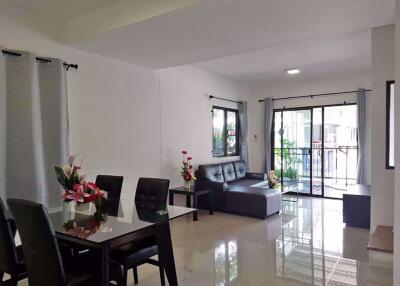 3 bed House in Pruksa Ville 73 - Pattanakarn Suanluang District H05340