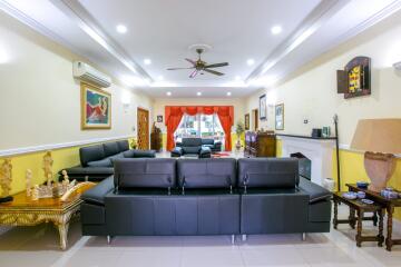 Pool Villa Full Furniture for Sale in East Pattaya