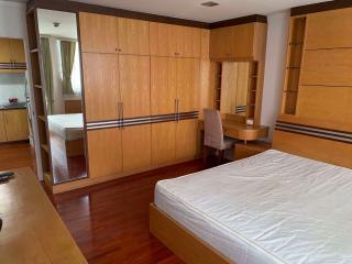 1 bed Condo in Supalai Place Condominium Watthana District C08911