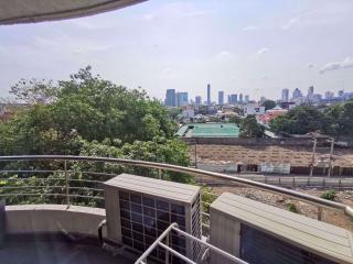 2 bed Condo in Supalai Place Condominium Watthana District C08908