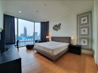 3 bed Condo in Royce Private Residences Watthana District C08902