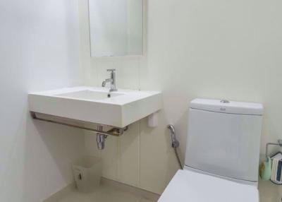 1 ห้องนอน, 1 ห้องน้ำ คอนโด ราคา ฿ 18,000/เดือน
