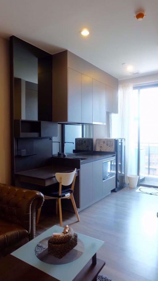 1 bed Condo in The Room Sukhumvit 69 Watthana District C08841