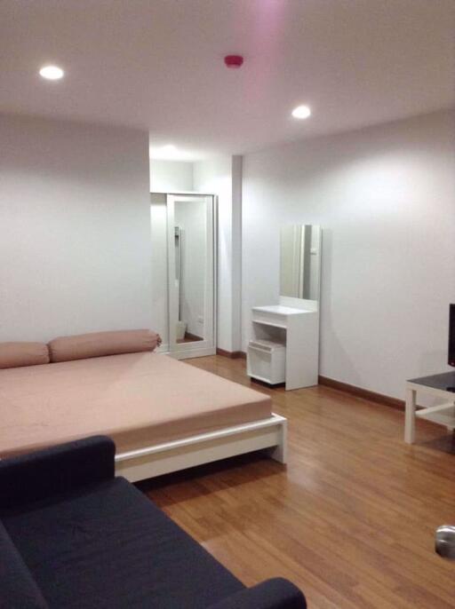 2 bed Condo in Regent Home 22 Sukhumvit 85 Phrakhanong District C08798
