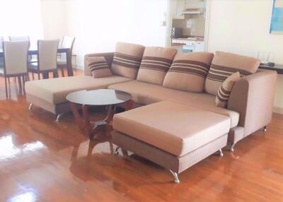 3 bed Condo in Lily House Khlong Toei Nuea Sub District C08778