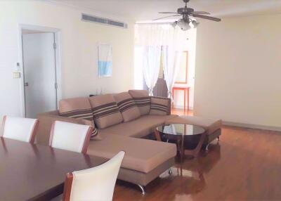 3 bed Condo in Lily House Khlong Toei Nuea Sub District C08778