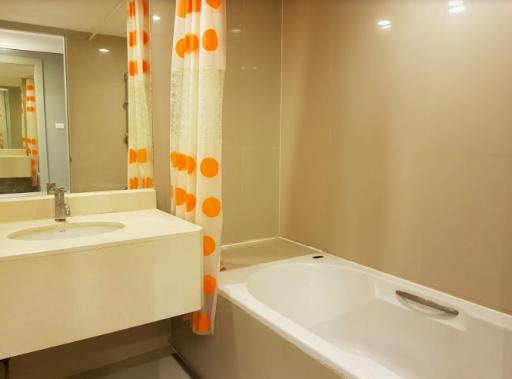 2 bed Condo in The Trendy Condominium Watthana District C08776