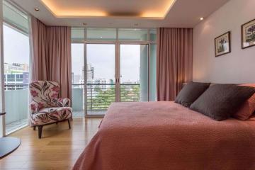 2 bed Condo in Le Monaco Residence Ari Samsennai Sub District C08765