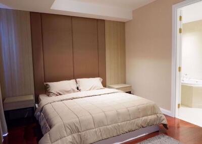 2 bed Condo in Athenee Residence Lumphini Sub District C08762