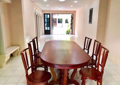 3 bed House in Moo Baan Chicha Castle Khlong Toei Nuea Sub District H05332
