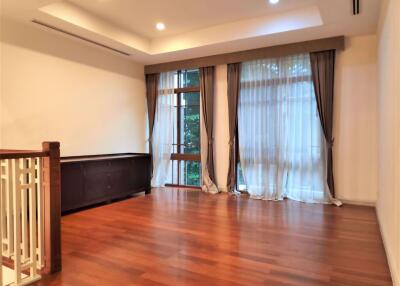 4 bed House in Baan Sansiri Sukhumvit 67 Phrakhanongnuea Sub District H05328