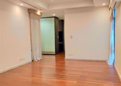 4 bed House in Baan Sansiri Sukhumvit 67 Phrakhanongnuea Sub District H05328